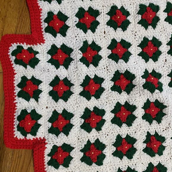 Vintage Crochet Christmas Tree Skirt Granny Squares Handmade 51” Red Green - Picture 4 of 12